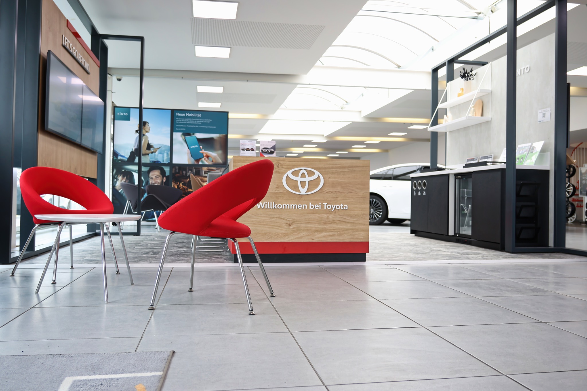 Autohaus Stumpf – Toyota und Markenwand